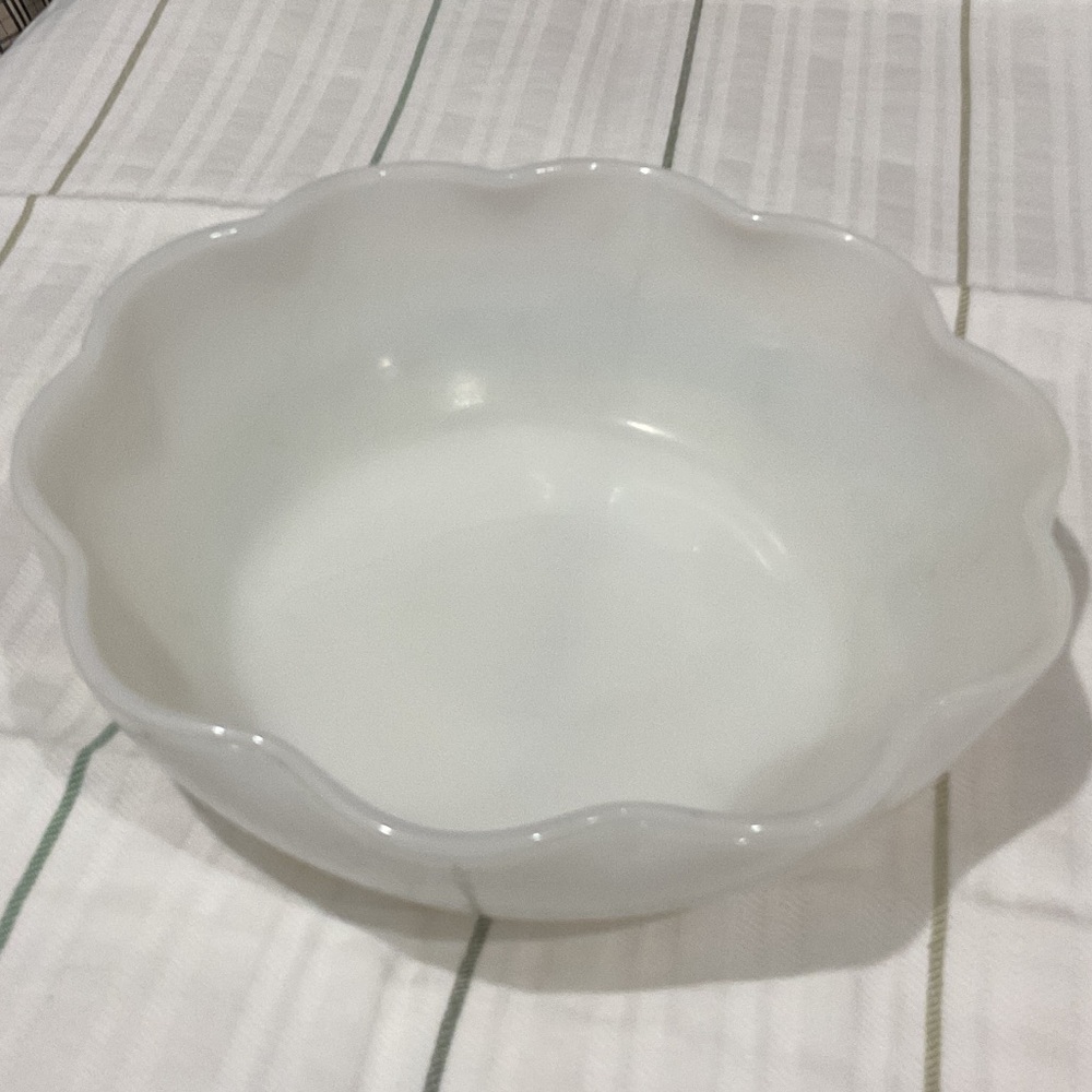 White Scalloped Edge Bowl milk glass.